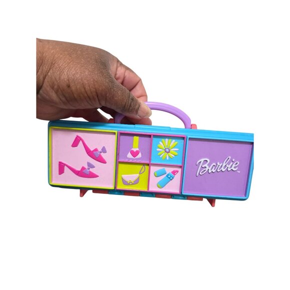 Vintage Barbie Petite Accessory Case By Tara Toy Corp With Mini Shoes And Access - Picture 2 of 8